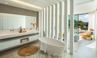 Lujosa villa de estilo LA en venta, con vistas despejadas a La Concha, en Nueva Andalucía - Marbella 41712 