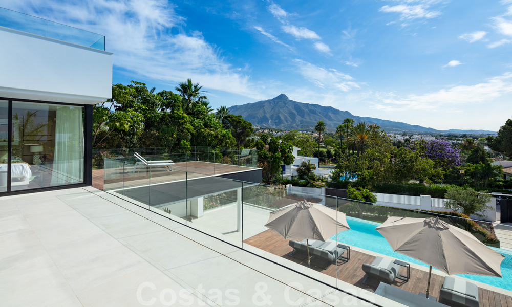 Lujosa villa de estilo LA en venta, con vistas despejadas a La Concha, en Nueva Andalucía - Marbella 41714