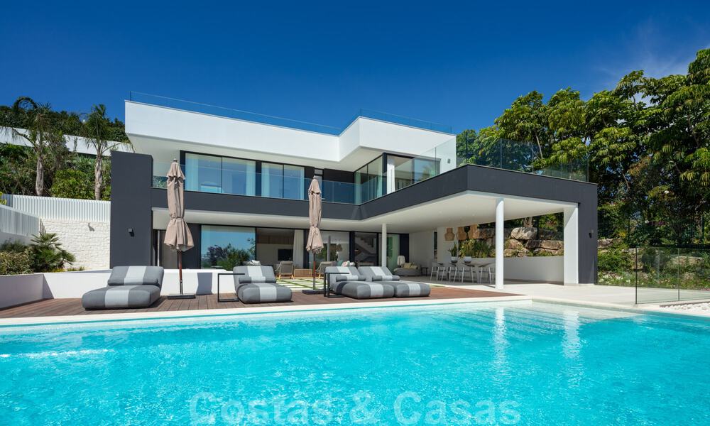 Lujosa villa de estilo LA en venta, con vistas despejadas a La Concha, en Nueva Andalucía - Marbella 41723