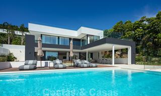 Lujosa villa de estilo LA en venta, con vistas despejadas a La Concha, en Nueva Andalucía - Marbella 41723 