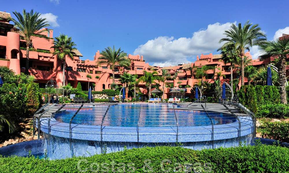Torre Bermeja: Amplios apartamentos de lujo en venta en un exclusivo complejo en primera línea de playa entre Marbella y Estepona 42270