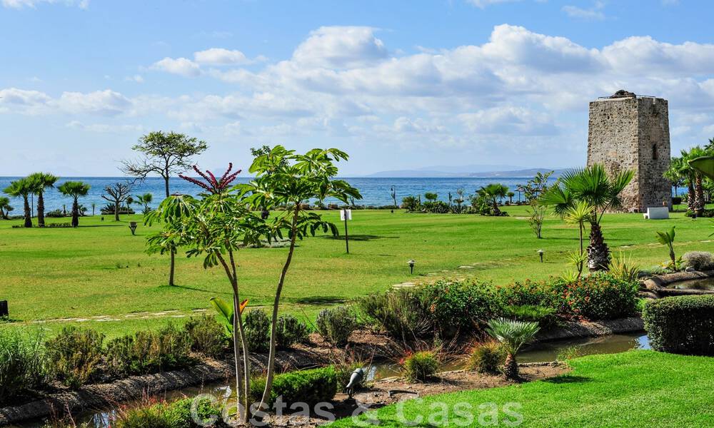 Torre Bermeja: Amplios apartamentos de lujo en venta en un exclusivo complejo en primera línea de playa entre Marbella y Estepona 42272