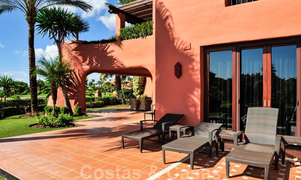 Torre Bermeja: Amplios apartamentos de lujo en venta en un exclusivo complejo en primera línea de playa entre Marbella y Estepona 42275