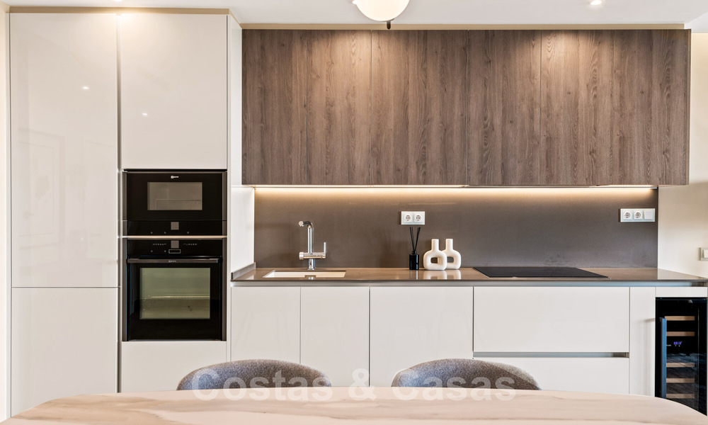 Listo para entrar a vivir, apartamento lujoso en venta, en un complejo de playa en la Nueva Milla de Oro entre Marbella y Estepona 41898