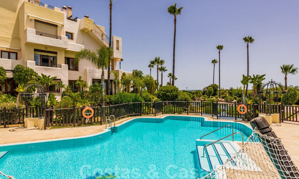 Listo para entrar a vivir, apartamento lujoso en venta, en un complejo de playa en la Nueva Milla de Oro entre Marbella y Estepona 41910