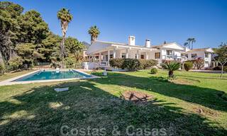 Oportunidad de inversión. Encantadora villa en venta en una gran parcela con vistas al mar en zona tranquila cerca del centro de Marbella 41789 