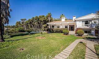 Oportunidad de inversión. Encantadora villa en venta en una gran parcela con vistas al mar en zona tranquila cerca del centro de Marbella 41791 