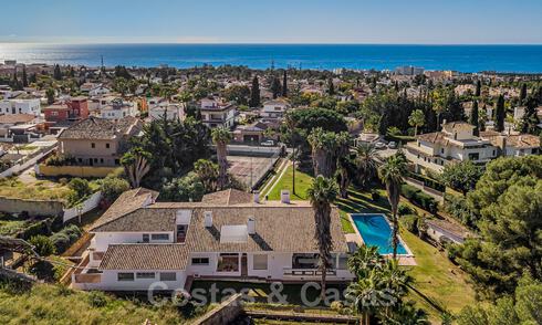 Oportunidad de inversión. Encantadora villa en venta en una gran parcela con vistas al mar en zona tranquila cerca del centro de Marbella 41795