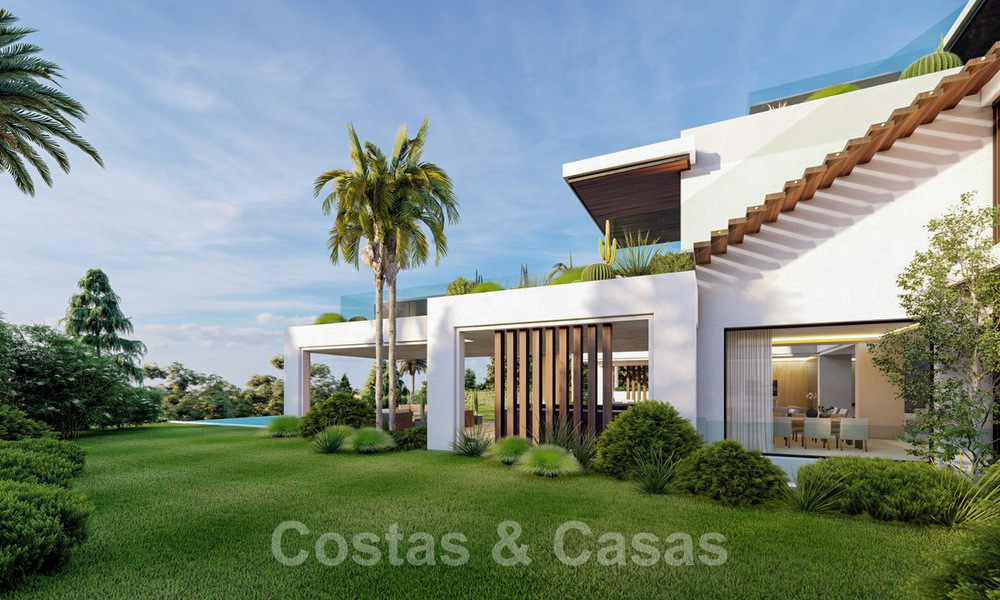 Villa lujosa en venta en una comunidad privada en la Milla de Oro en Marbella 41800
