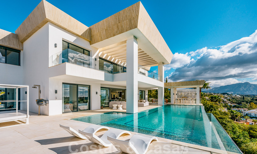 Villa modernista en venta con vistas panorámicas al mar en Marbella - Benahavis 41921