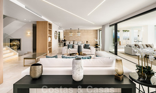 Villa modernista en venta con vistas panorámicas al mar en Marbella - Benahavis 41924 
