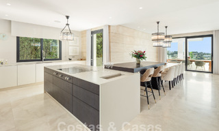 Villa modernista en venta con vistas panorámicas al mar en Marbella - Benahavis 58761 