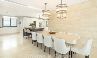 Villa modernista en venta con vistas panorámicas al mar en Marbella - Benahavis 58762 