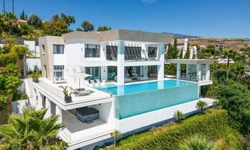 Villa modernista en venta con vistas panorámicas al mar en Marbella - Benahavis 58772