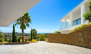 Villa modernista en venta con vistas panorámicas al mar en Marbella - Benahavis 58776 
