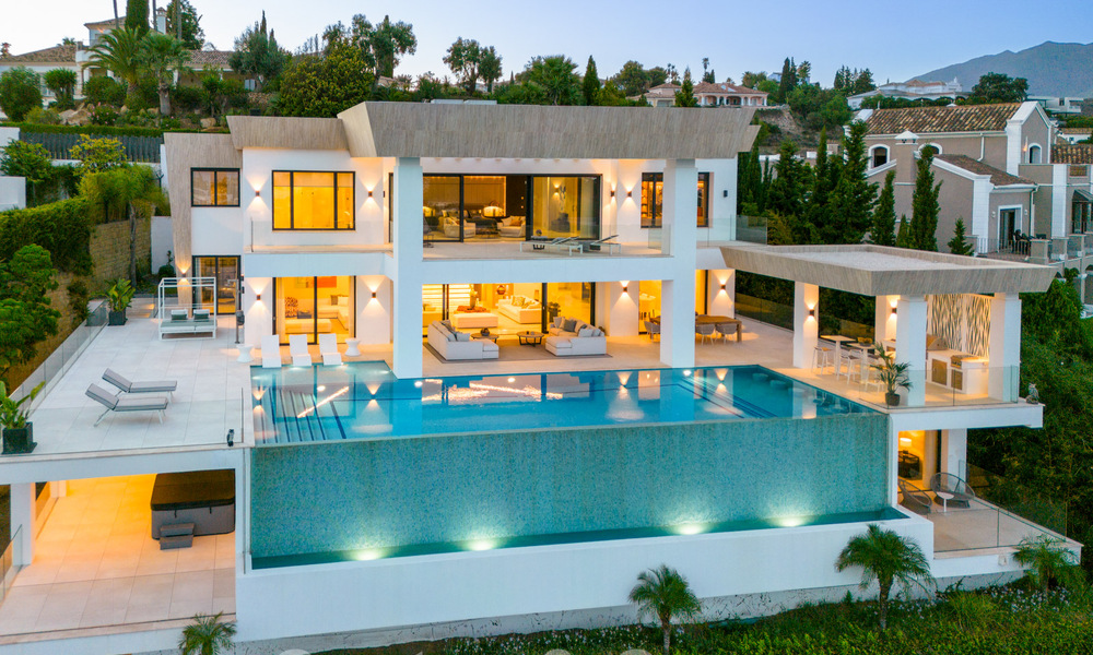 Villa modernista en venta con vistas panorámicas al mar en Marbella - Benahavis 58777