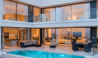Villa arquitectónica y moderna de lujo en venta en Mijas, Costa del Sol 41933 