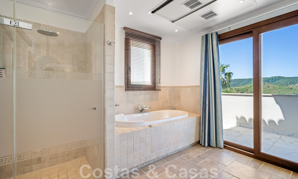 Villa lujosa en venta con vistas al mar en Benahavis - Marbella 41990
