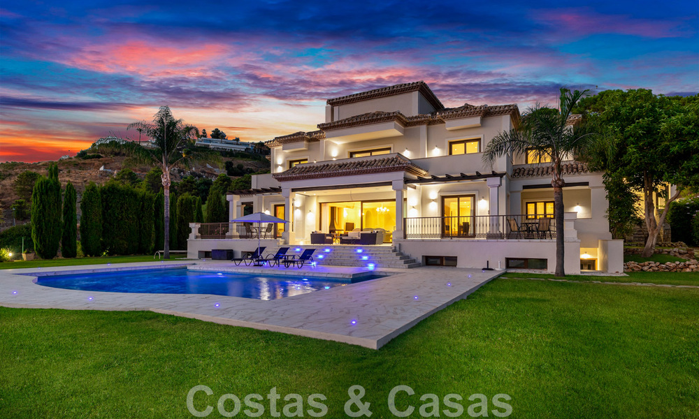 Villa lujosa en venta con vistas al mar en Benahavis - Marbella 44088