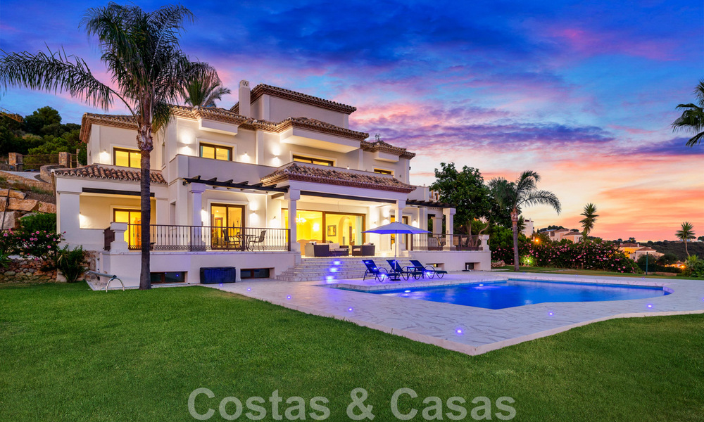 Villa lujosa en venta con vistas al mar en Benahavis - Marbella 44089