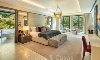 Villa de lujo contemporánea y moderna en venta en estilo resort con vistas panorámicas al mar en Cascada de Camojan en Marbella 42085 