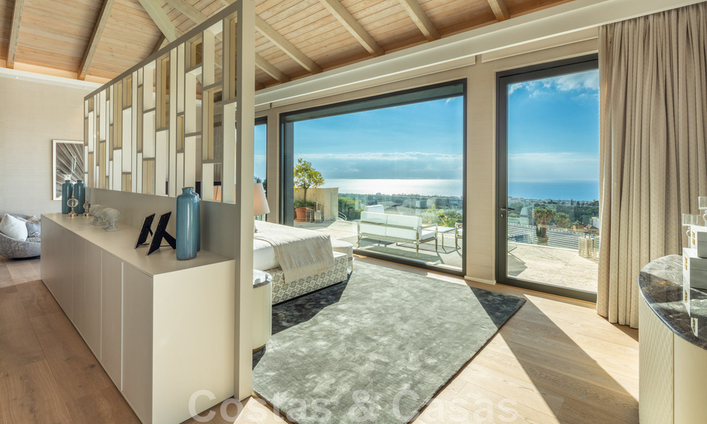Villa de lujo contemporánea y moderna en venta en estilo resort con vistas panorámicas al mar en Cascada de Camojan en Marbella 42090