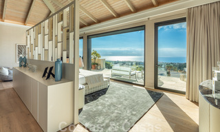 Villa de lujo contemporánea y moderna en venta en estilo resort con vistas panorámicas al mar en Cascada de Camojan en Marbella 42090 