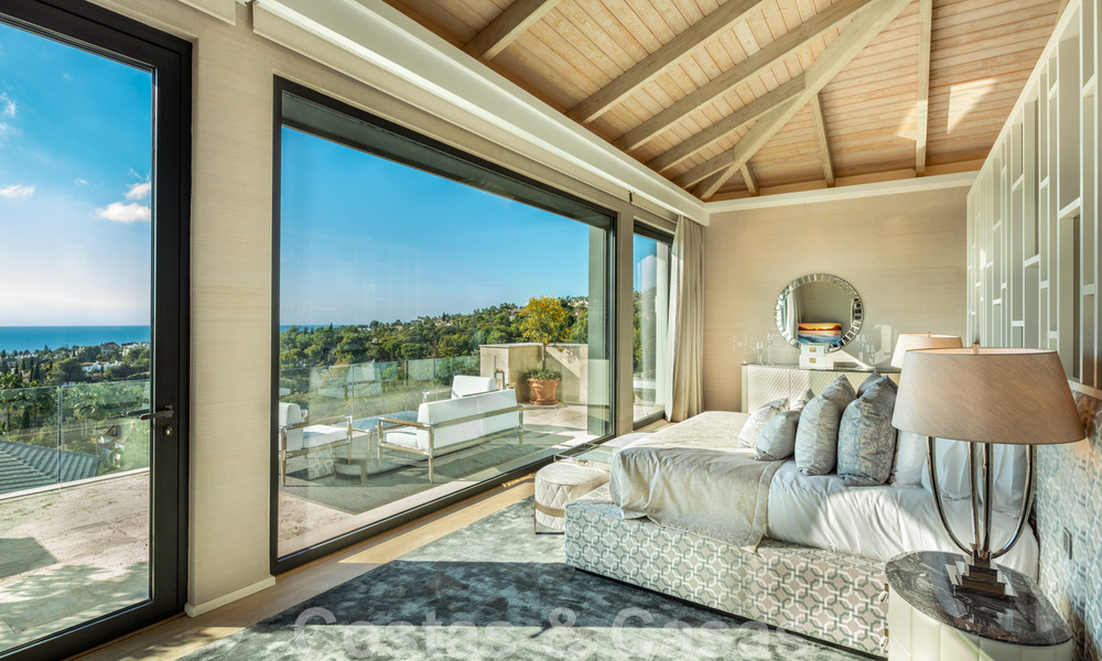 Villa de lujo contemporánea y moderna en venta en estilo resort con vistas panorámicas al mar en Cascada de Camojan en Marbella 42092