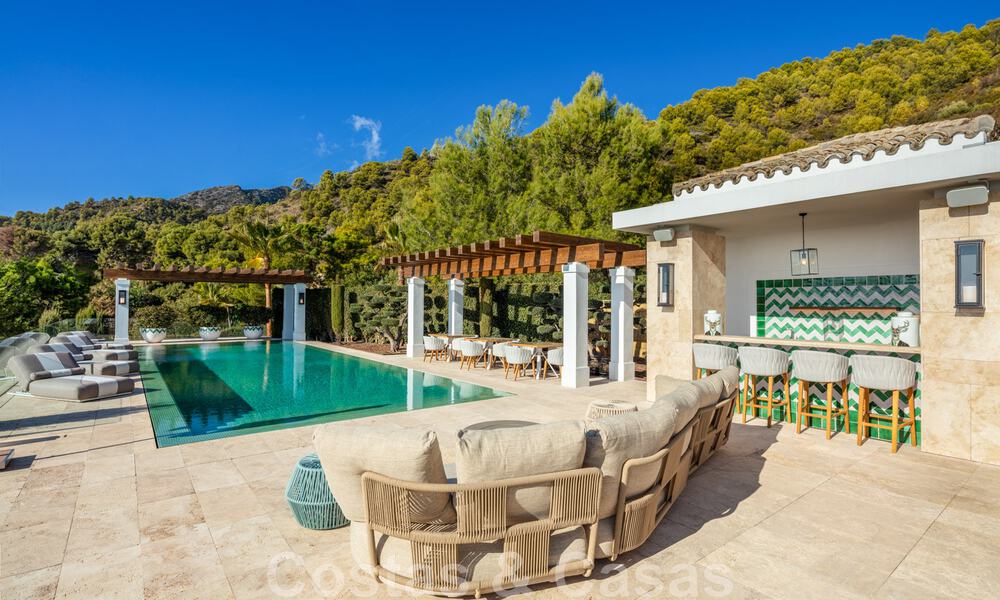Villa de lujo contemporánea y moderna en venta en estilo resort con vistas panorámicas al mar en Cascada de Camojan en Marbella 42107