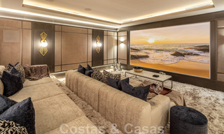 Villa de lujo contemporánea y moderna en venta en estilo resort con vistas panorámicas al mar en Cascada de Camojan en Marbella 42119 