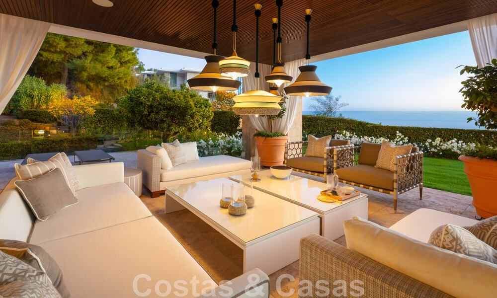 Villa de lujo contemporánea y moderna en venta en estilo resort con vistas panorámicas al mar en Cascada de Camojan en Marbella 42131
