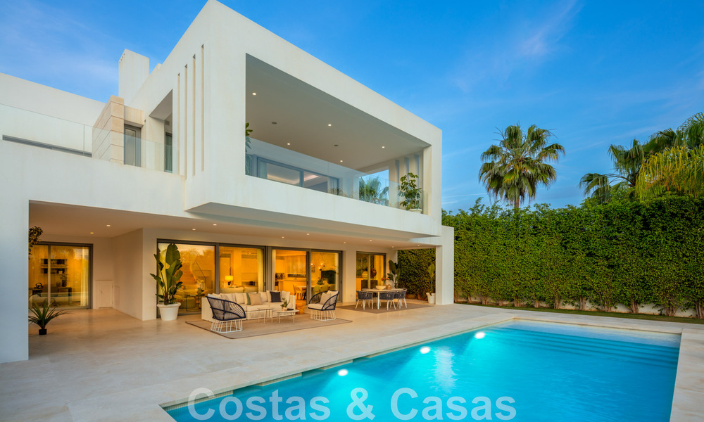 Villa de diseño en venta en una exclusiva urbanización de Nueva Andalucía - Marbella 42136