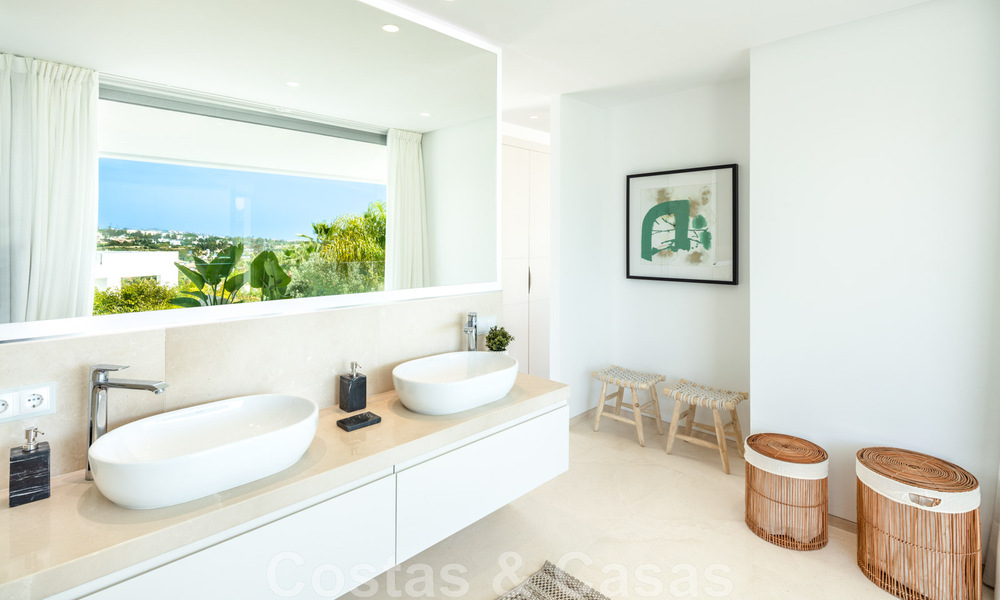 Villa de diseño en venta en una exclusiva urbanización de Nueva Andalucía - Marbella 42144