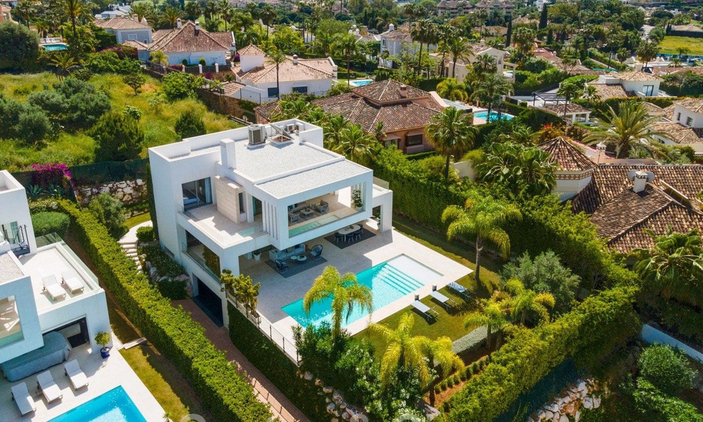 Villa de diseño en venta en una exclusiva urbanización de Nueva Andalucía - Marbella 42148