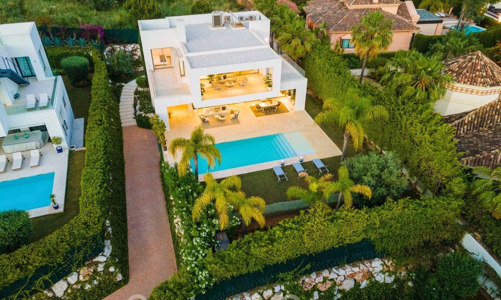 Villa de diseño en venta en una exclusiva urbanización de Nueva Andalucía - Marbella 42168
