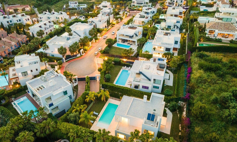 Villa de diseño en venta en una exclusiva urbanización de Nueva Andalucía - Marbella 42169