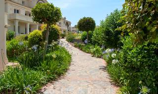 Ático de lujo en venta en un precioso complejo en primera línea de golf en Nueva Andalucía, Marbella 42201 