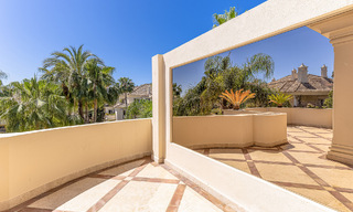 Ático de lujo en venta en un precioso complejo en primera línea de golf en Nueva Andalucía, Marbella 51666 