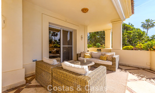 Ático de lujo en venta en un precioso complejo en primera línea de golf en Nueva Andalucía, Marbella 796986 