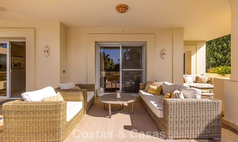 Ático de lujo en venta en un precioso complejo en primera línea de golf en Nueva Andalucía, Marbella 796987