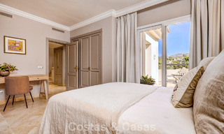 Ático de lujo en venta en un precioso complejo en primera línea de golf en Nueva Andalucía, Marbella 796997 
