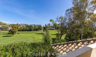 Ático de lujo en venta en un precioso complejo en primera línea de golf en Nueva Andalucía, Marbella 797002 