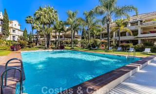 Ático de lujo en venta en un precioso complejo en primera línea de golf en Nueva Andalucía, Marbella 797029 