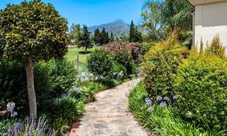 Ático de lujo en venta en un precioso complejo en primera línea de golf en Nueva Andalucía, Marbella 797033 