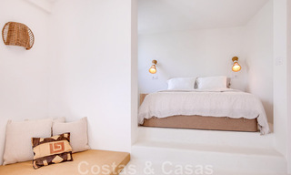 Se vende villa de estilo mediterráneo recientemente renovada, con vistas al mar, en una comunidad elevada y cerrada en Marbella - Benahavis 42885 