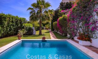 Se vende villa de estilo mediterráneo recientemente renovada, con vistas al mar, en una comunidad elevada y cerrada en Marbella - Benahavis 45527 