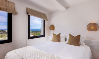 Se vende villa de estilo mediterráneo recientemente renovada, con vistas al mar, en una comunidad elevada y cerrada en Marbella - Benahavis 45528 