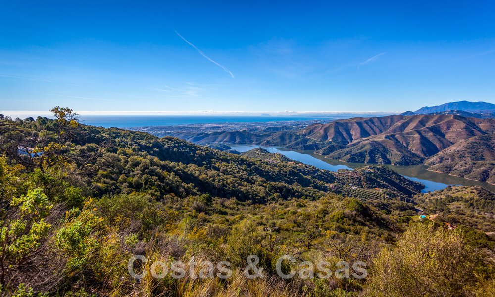 Nuevos apartamentos de lujo en venta, con vistas despejadas al lago, las montañas y la costa hacia Gibraltar, situados en el tranquilo Istán, Costa del Sol 42595