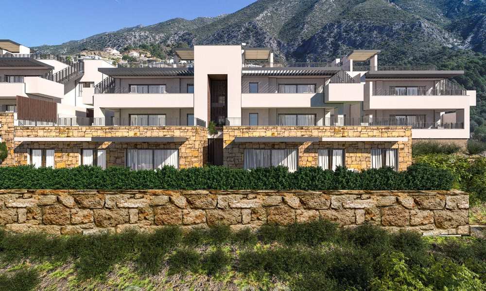 Nuevos apartamentos de lujo en venta, con vistas despejadas al lago, las montañas y la costa hacia Gibraltar, situados en el tranquilo Istán, Costa del Sol 42601