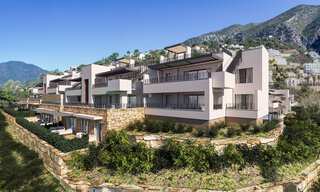 Nuevos apartamentos de lujo en venta, con vistas despejadas al lago, las montañas y la costa hacia Gibraltar, situados en el tranquilo Istán, Costa del Sol 42603 